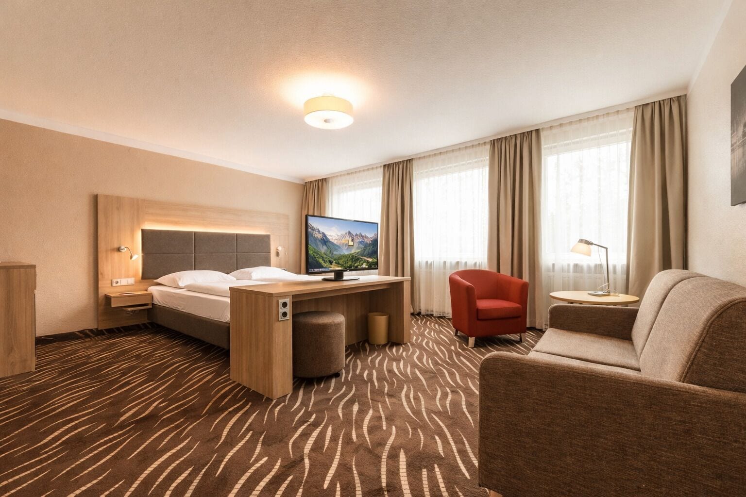 In-room safe, free WiFi, bed sheets