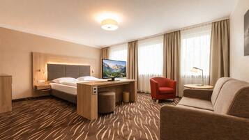 In-room safe, free WiFi, bed sheets