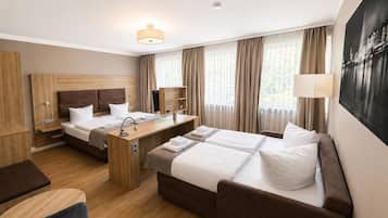 Quadruple Room | In-room safe, free WiFi, bed sheets