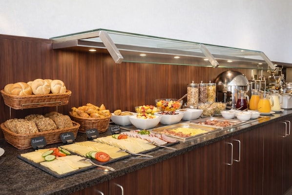 Daily buffet breakfast (EUR 8 per person)