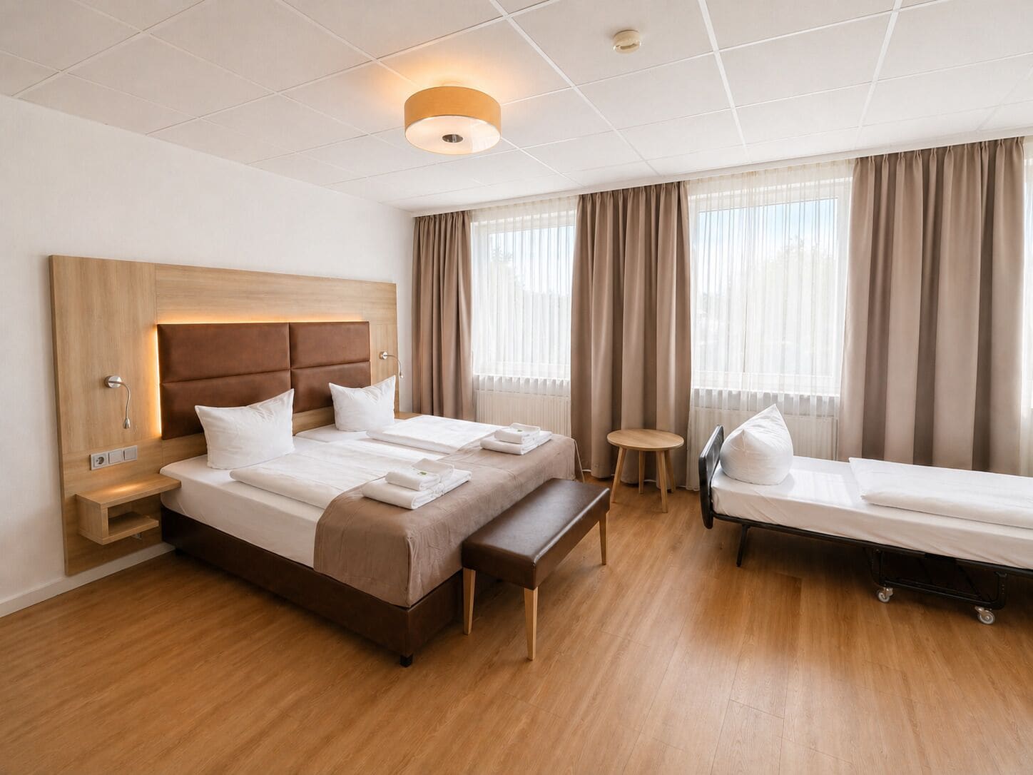 Dreibettzimmer | Zimmersafe, kostenloses WLAN, Bettwäsche