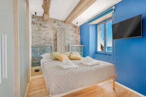 1 bedroom, iron/ironing board