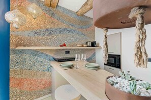 Refrigerador y microondas 