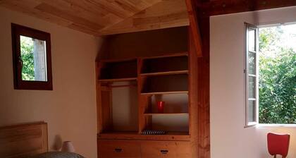 Maison de campagne avec jardin, au départ des chemins de randonnée