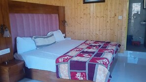 Deluxe Double or Twin Room, Balcony, Mountain View | Free WiFi - Hotel Maitri (Siya Kempti)
