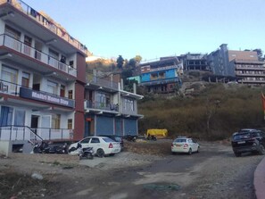 Exterior - Hotel Maitri (Siya Kempti)