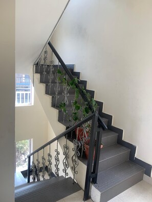 Living area - Hotel Maitri (Dhanaulti)