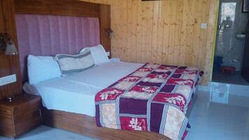 Deluxe Double or Twin Room, Balcony, Mountain View | Free WiFi