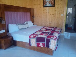 Deluxe Double or Twin Room, Balcony, Mountain View | Free WiFi - Hotel Maitri (Siya Kempti)