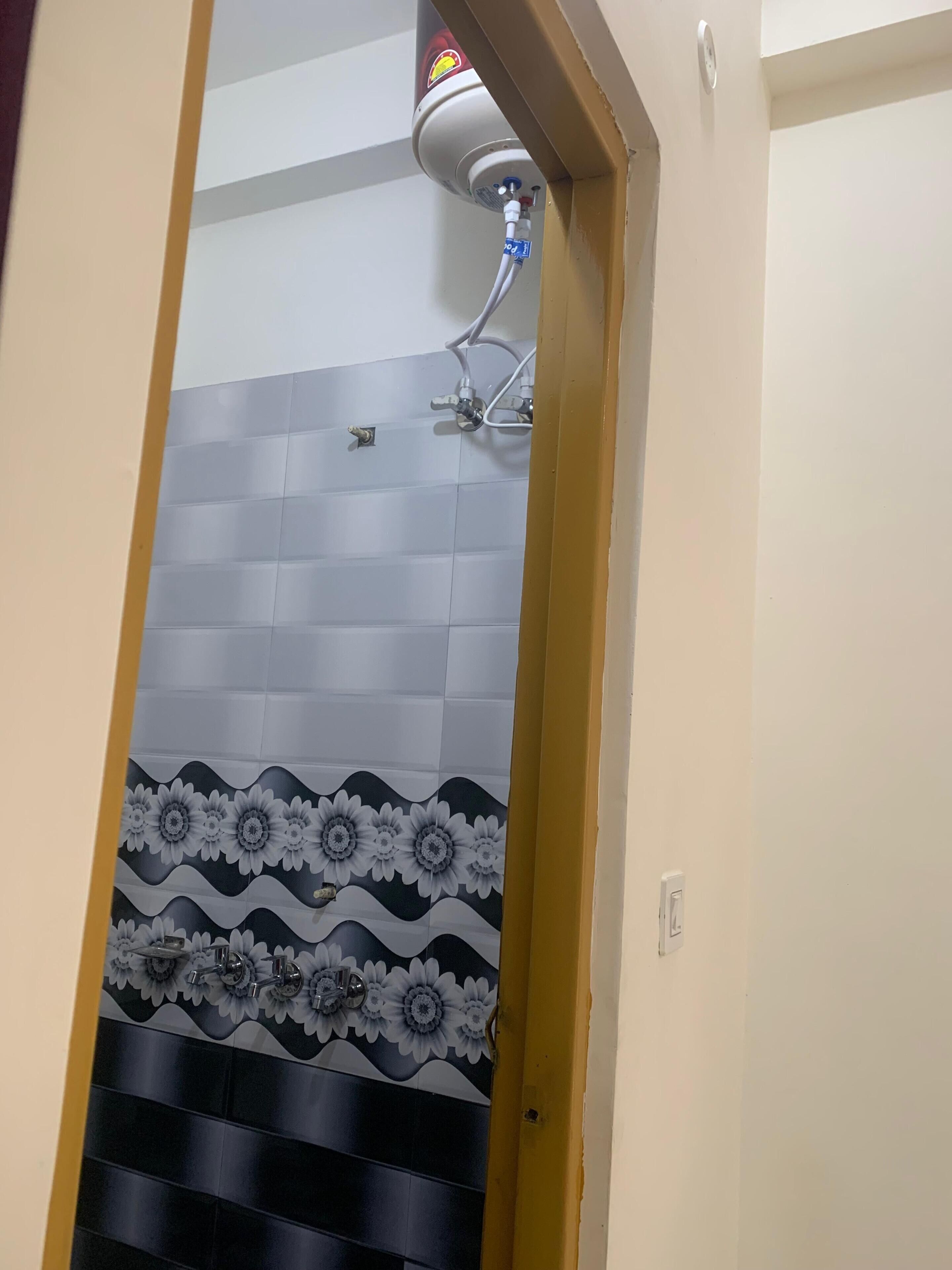 Shower, free toiletries, towels, soap
