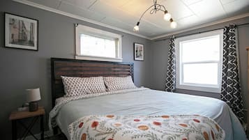 Iron/ironing board, travel crib, free WiFi, bed sheets