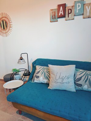 Interior - Romytt Suite3* Whole apartment, shared pool, air-conditioned, 28m2 (Saint-Quentin-la-Poterie)