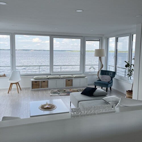 Floating house "Meerferien" - on the large Goitzsche lake - PURE LUXURY