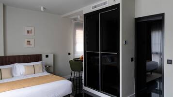 Cortinas blackout, tabla de planchar con plancha y wifi gratis