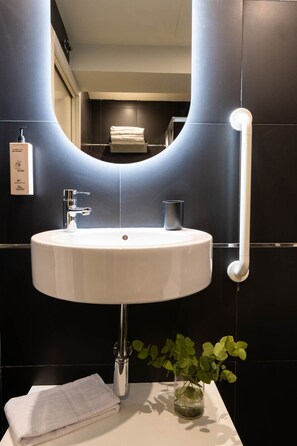 Studio, Mobility Accessible | Bathroom | Hair dryer, slippers, towels, soap - My Suite Madrid (Madrid)