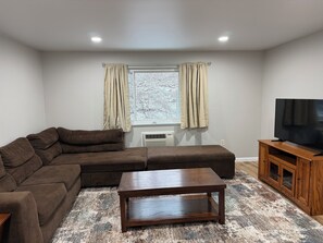 Smart TV - Peaceful Stay Updated 3BR Condo (Harrisburg)