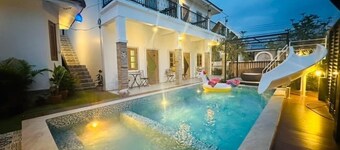 Chawee Pool Villa