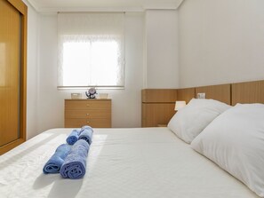 2 Schlafzimmer, Schreibtisch, Internetzugang