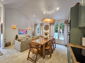 Dining - House between forest & beach on foot • Nordic bath (Jard-sur-Mer)
