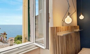 Interior - Give yourself to a few days of relaxation in Riomaggiore and choose the Alga room, located in a very convenient position for visiting all the Cinque Terre.It is just a few minutes from Riomaggiore central station and the room consists of a double bed, a  (Riomaggiore)