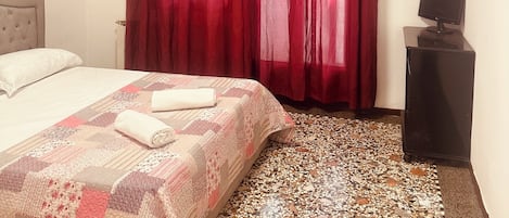 1 bedroom, free WiFi, bed sheets