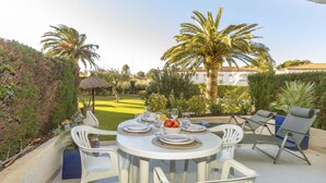 Outdoor dining - Los Pelicanos by Interhome (Miami Platja)