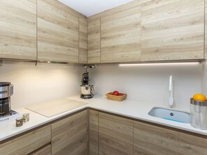 Fridge, microwave, oven, dishwasher - Los Pelicanos by Interhome (Miami Platja)