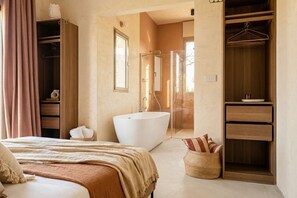 Dusche, Haartrockner, Bidet, Handtücher
