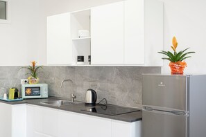 電子レンジ、オーブン、コンロ、食器洗い機