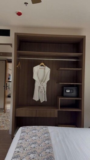 Double Room | Free WiFi - Hariganga S The Lake Attitude (Amravati)