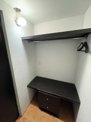 Suite Deluxe, no fumadores, vistas a la ciudad | Interior