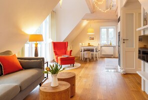 TV, fireplace, books, stereo