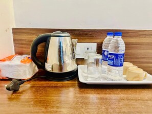 Coffee and/or coffee maker - Hotel Mumbai International (Mumbai)