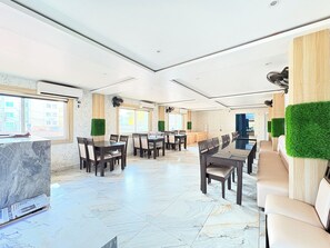 Restaurant - New Beach Resort Puri (Brahmagiri)