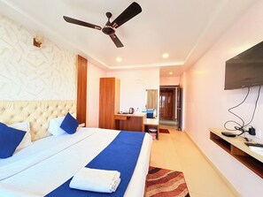 Deluxe Double Room | Desk, free WiFi - New Beach Resort Puri (Brahmagiri)