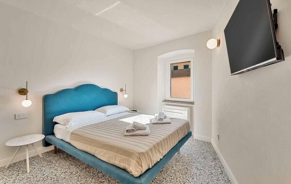 Room - Paradise 2, Marine Lands (Riomaggiore)