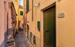 Exterior detail - Paradise 2, Marine Lands (Riomaggiore)