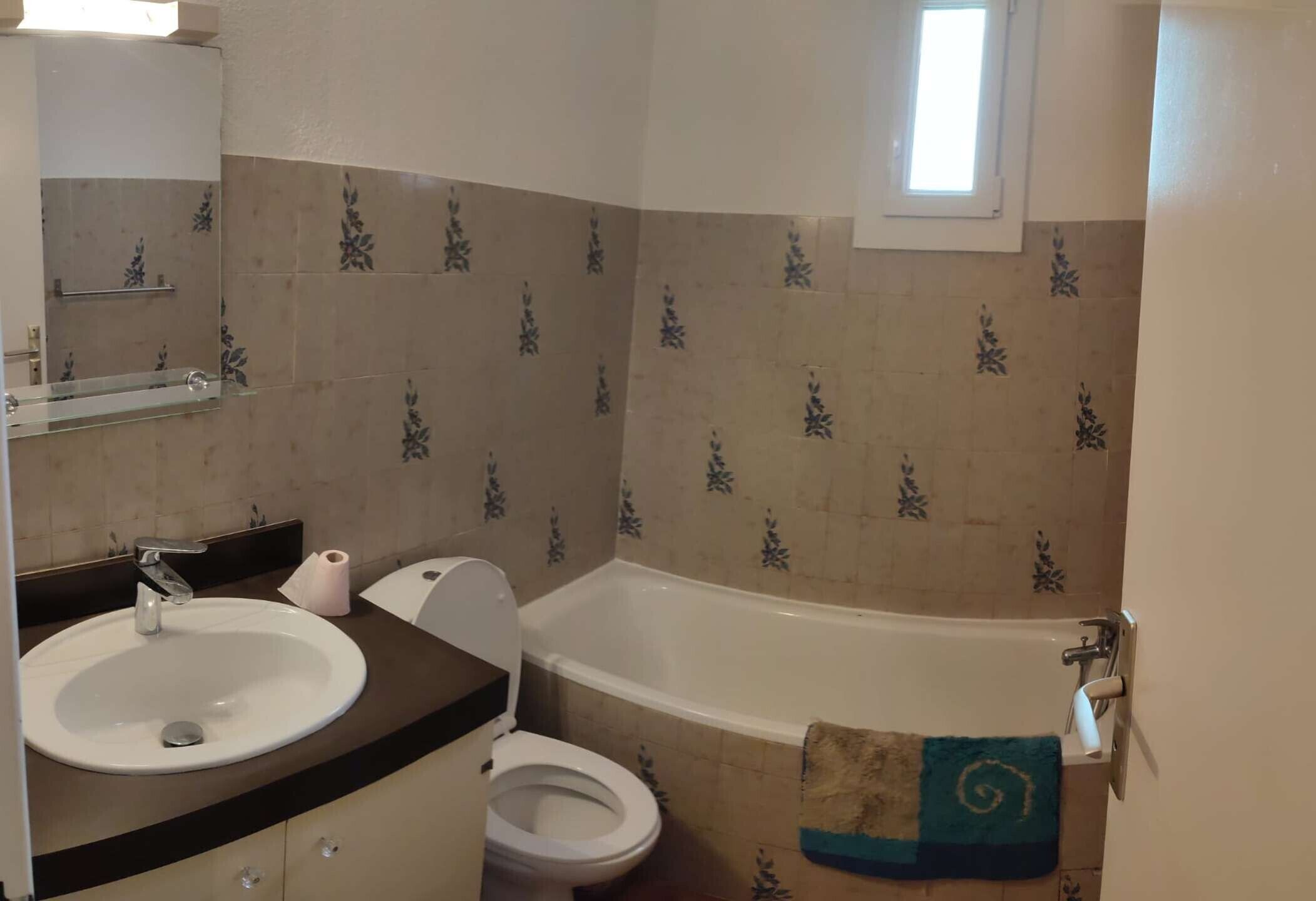 Douche, serviettes fournies