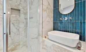 Dusche, Bidet, Shampoo