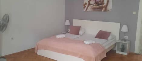 مكواة/لوح كي وواي فاي مجانًا