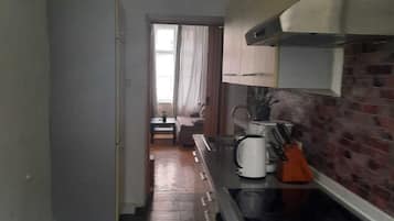 LÀgenhet Basic | Eget kök | MinikylskÄp, mikrovÄgsugn, ugn och spishÀll