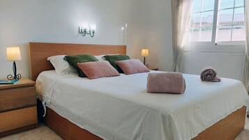 Iron/ironing board, WiFi, bed sheets