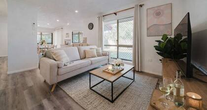 Serene Stafford Retreat w Pool & Alfresco, Sleeps 7