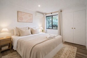 4 Schlafzimmer, Schreibtisch, Bügeleisen/Bügelbrett, WLAN