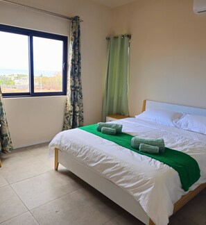 3 bedrooms, iron/ironing board, WiFi, bed sheets - Charming 3-bedroom villa in peaceful Albion with pool, Villa Serenity (Albion)