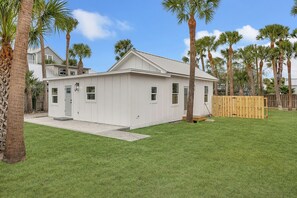 Exterior - Beachside on B  - Updated cottage just steps to beach (St. Augustine Beach)
