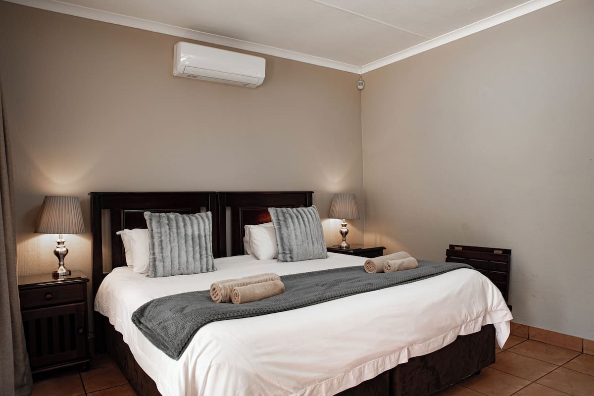 Chalet | Laptop workspace, free WiFi