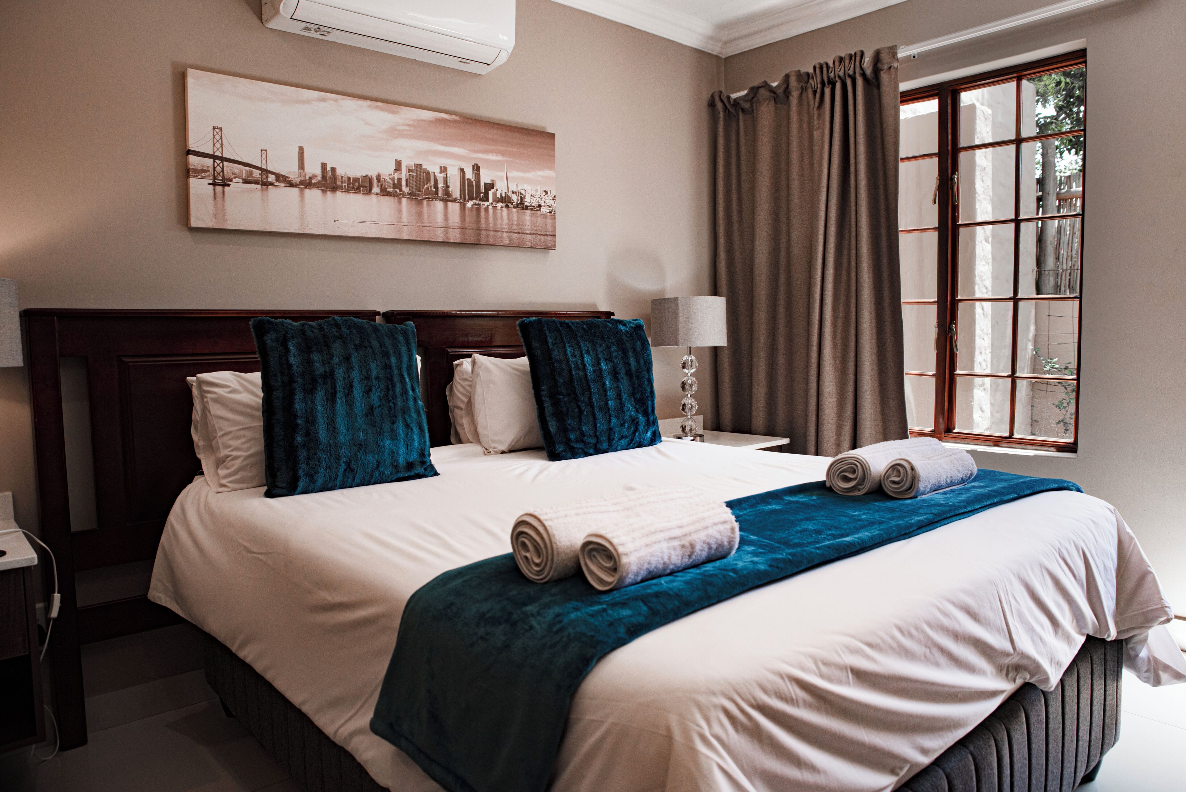 Deluxe Double Room | Laptop workspace, free WiFi