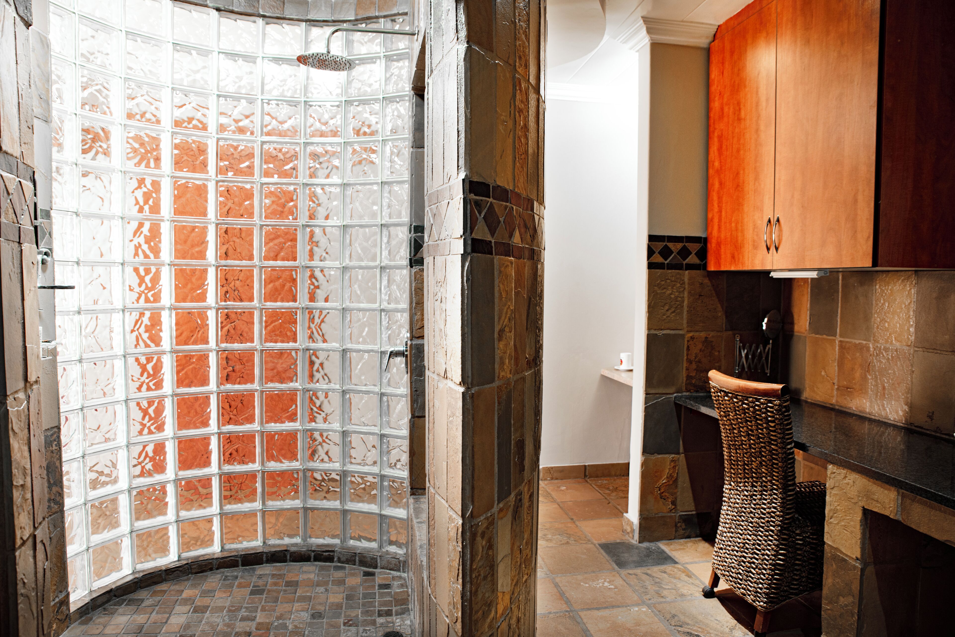 Executive-Suite, Gartenblick | Dusche im Bad