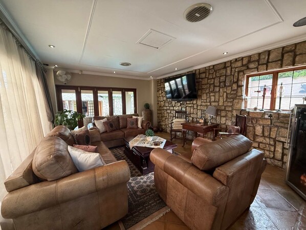 Living area - The Orion Guest House (Middelburg)